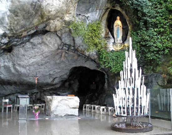 lourdes-sanctuaries-and